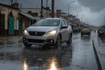 Conduire sous la pluie au Sénégal : bien préparer sa voiture et rouler en sécurité pendant l&rsquo;hivernage