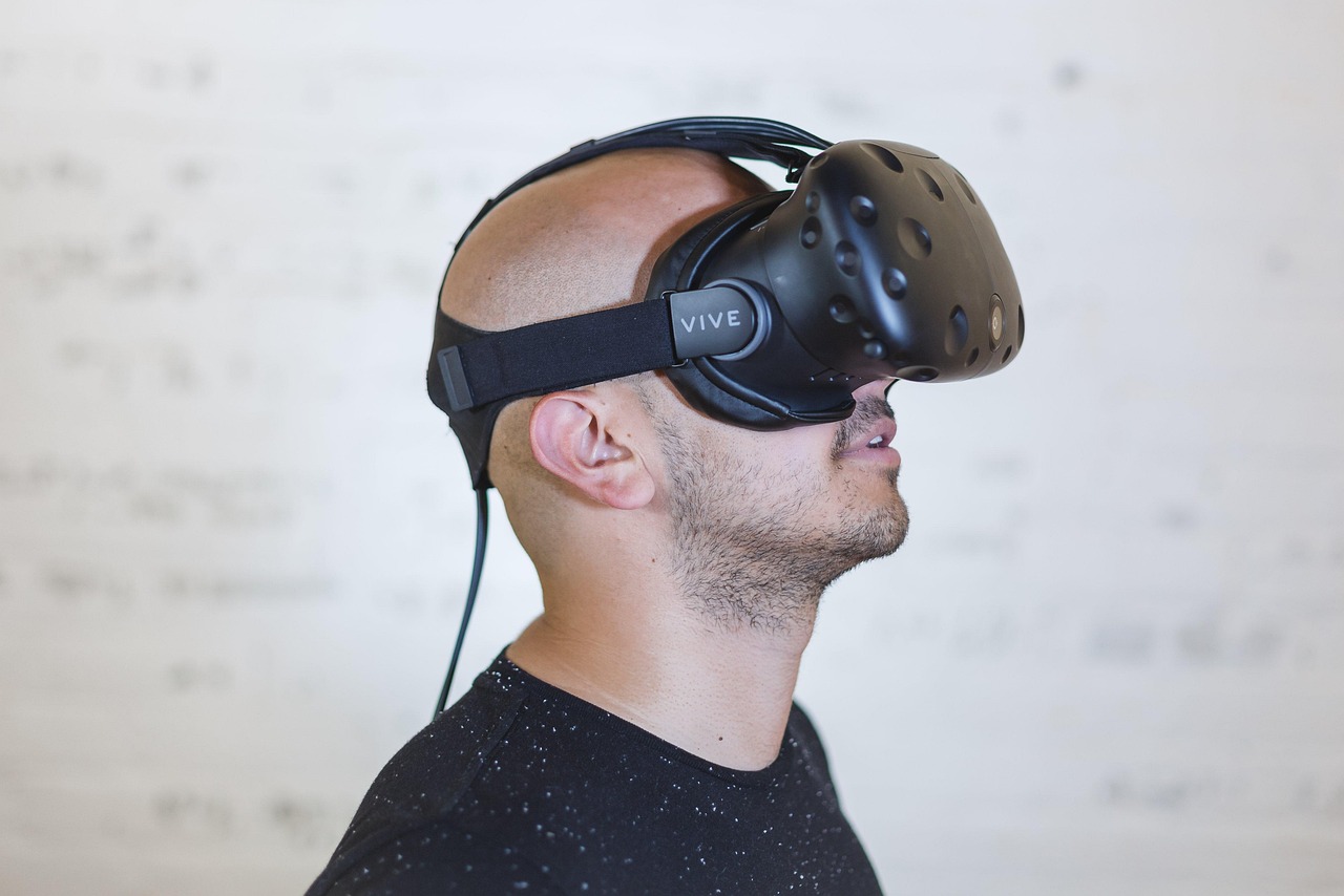 Global VR Headset Sales 2025