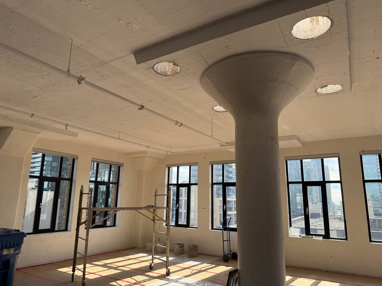 load bearing concrete column before removal 600x600mm