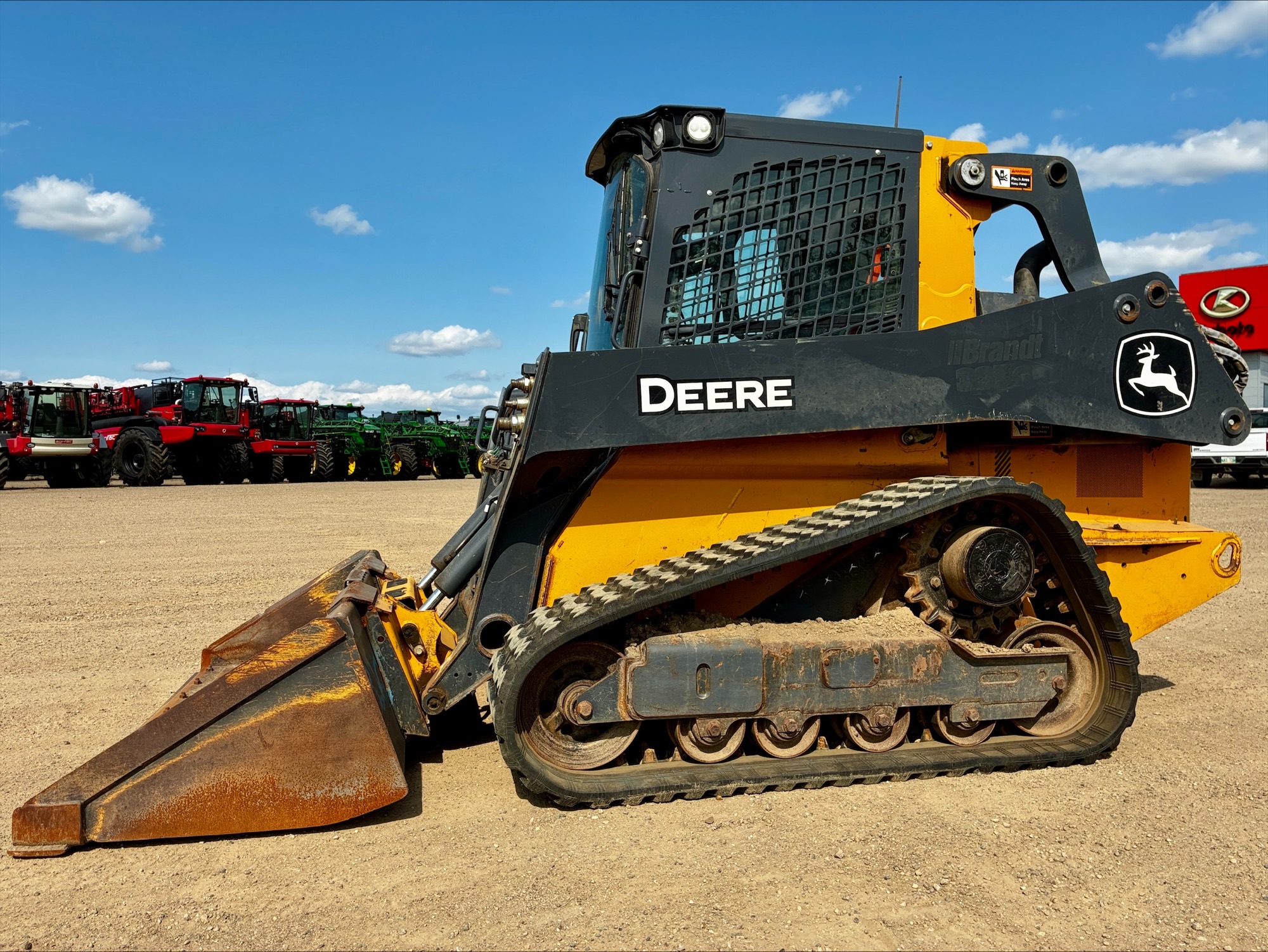 2022 John Deere 335G